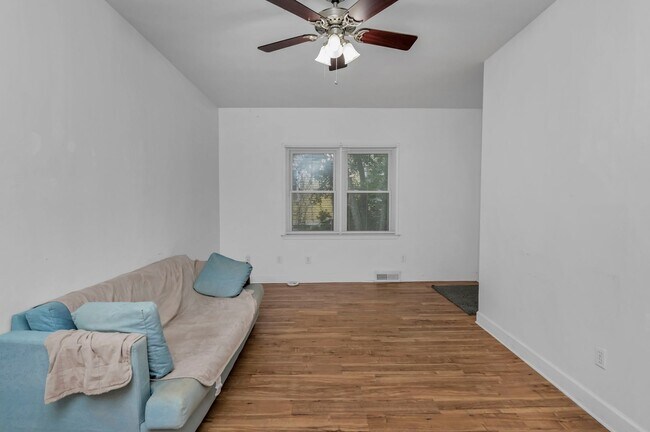 Photo - Charming 3-Bed Home in Olympia – Steps from USC!