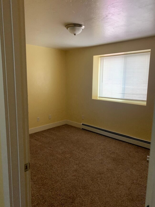 Photo - 316 W Broadway St Unidad B