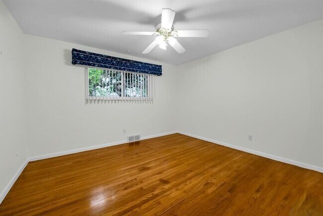 Photo - 28314 James Dr