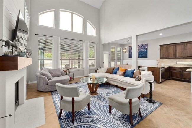 Photo - 2516 Rusty Spur