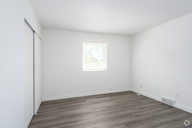 2BR, 2BA - 1,440SF - Bedroom