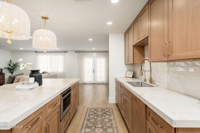Photo - 4030 E Fairmount Ave