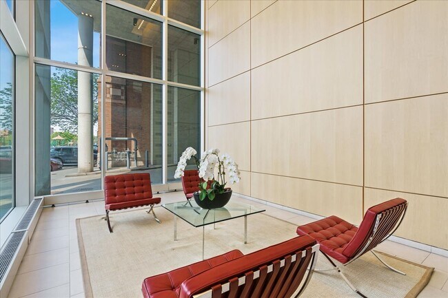 510 W Erie St Unit 805