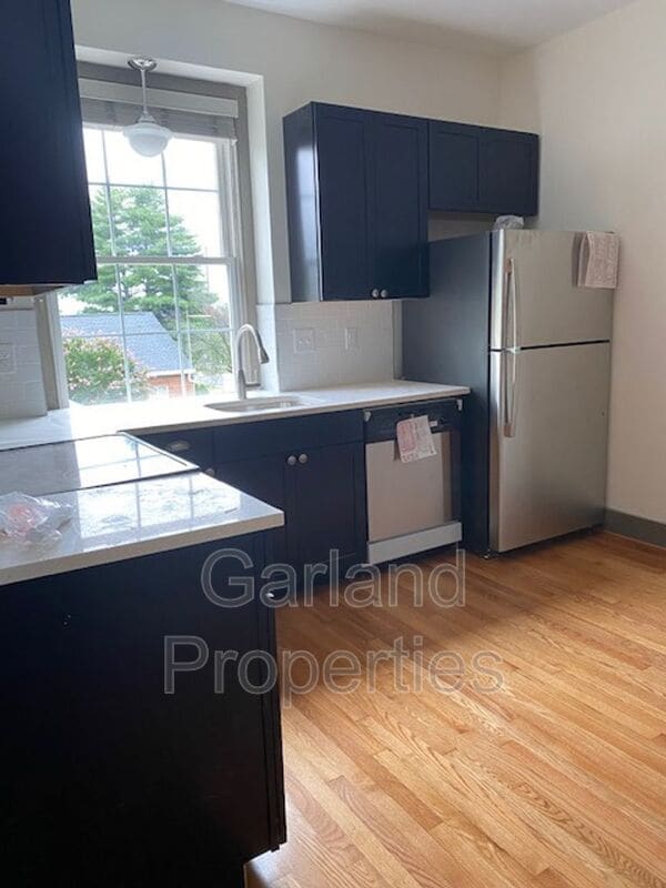 Photo - 821 Salem Ave SW