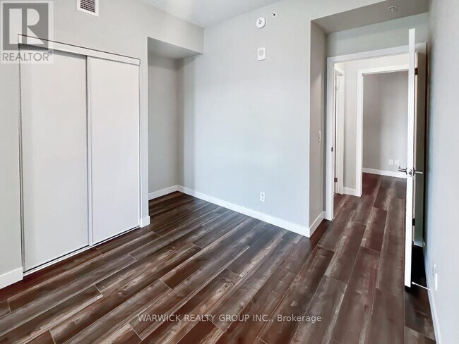 Photo - 15 Queen St S Unit 1815