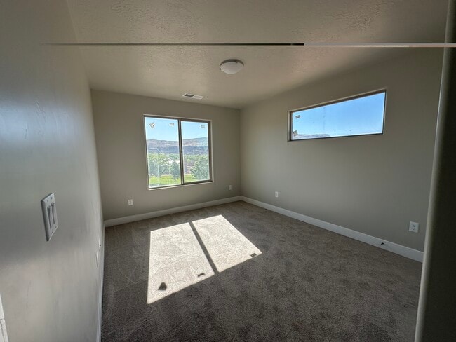 Photo - 408 N 480 W