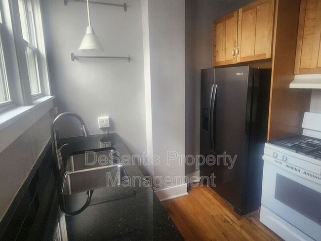 Photo - 517 Summerlea St