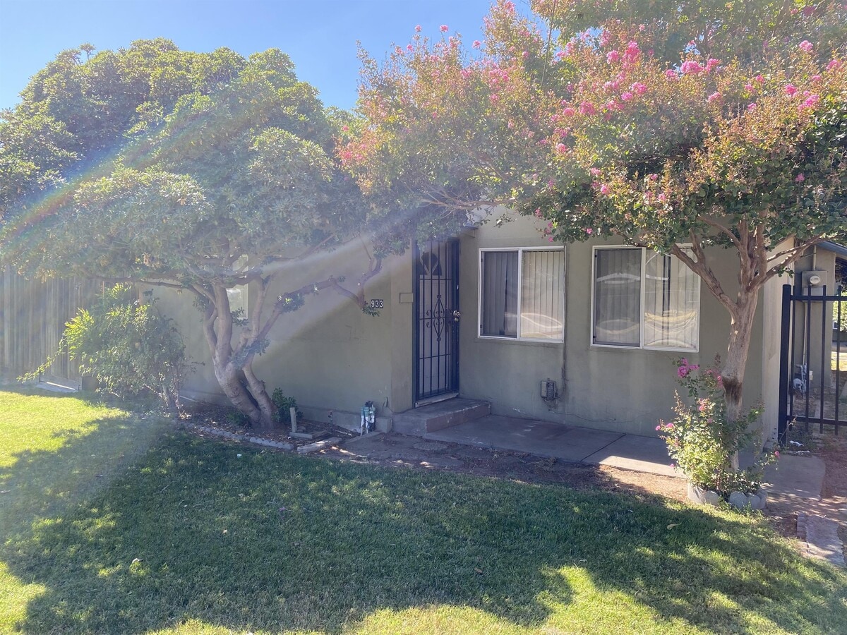Photo - 935 Kenwood Ave