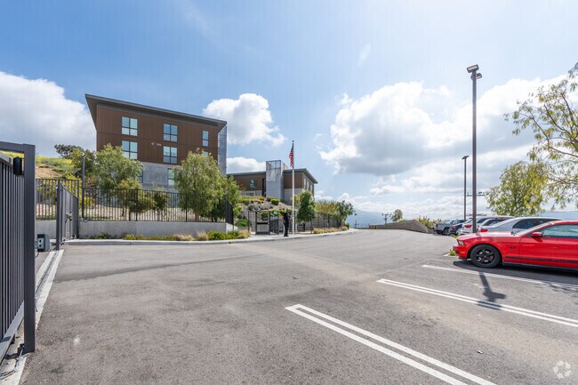 Photo - Summit View Apartments