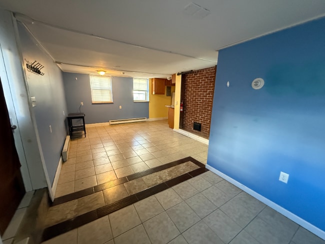 Photo - 4 L St Unit Lower