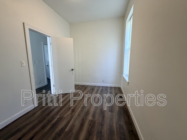 Photo - 7432 S Maryland Ave