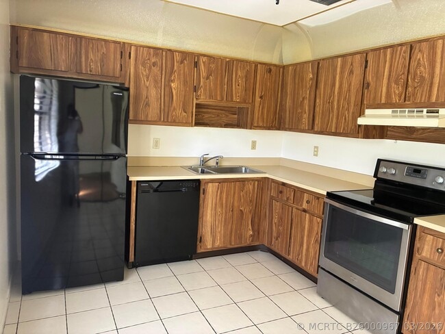 Photo - 1628 Palmland Dr