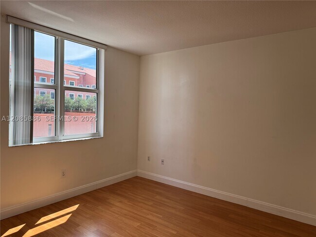 Photo - 2030 Douglas Rd Unit 608