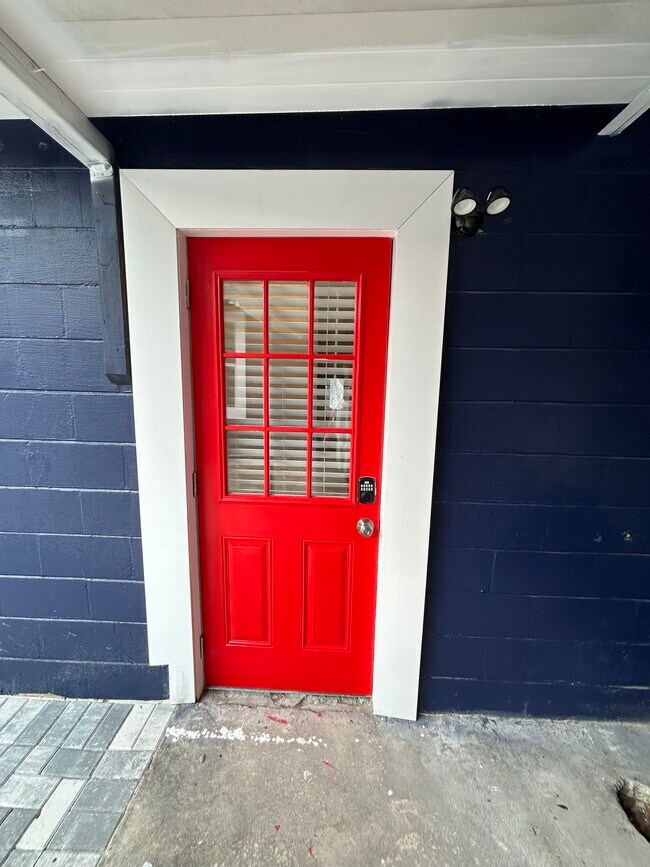 Photo - 1325 E Main St