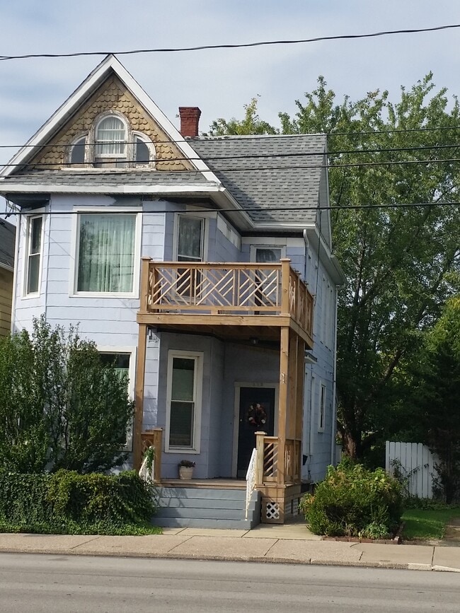 Photo - 330 E 12th St