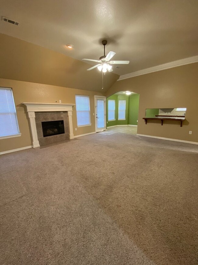 Photo - 221 Milas St