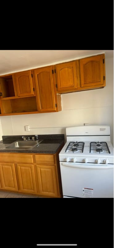 Building Photo - 40 Ellington St