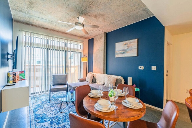 Photo - 333 E Roosevelt St Unidad ID1388246P