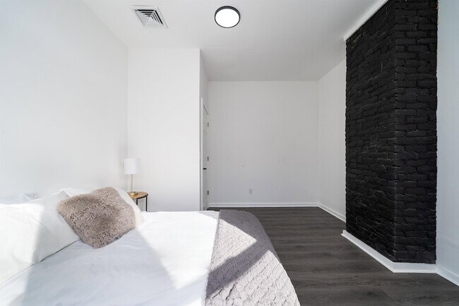Photo - 10 McDougall St