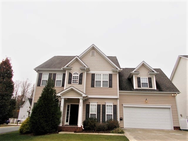 Building Photo - 225 Mott Rd