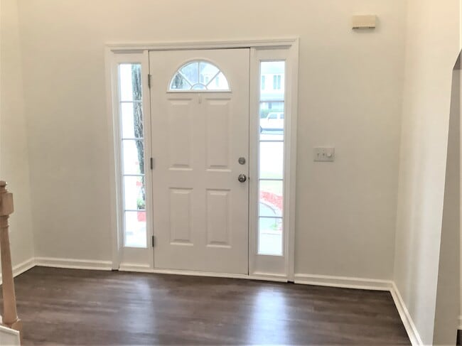 Photo - 106 Sweetland Ct