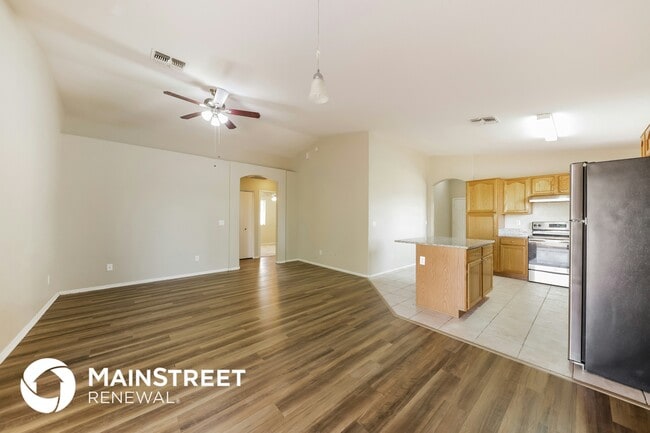 Photo - 8856 W Griswold Rd