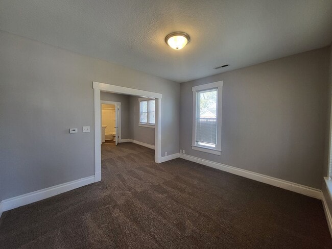 Photo - 2 Bedroom, 1 Bathroom Home!