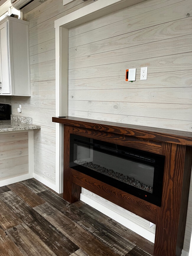 Photo - 4 Lakefront Cir