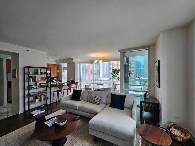 Photo - 505 N McClurg Ct Unidad 1205