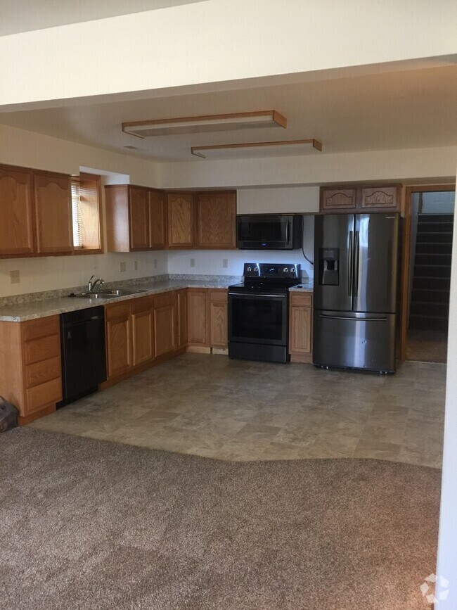 Building Photo - 1008 Unit 1008 B Rental