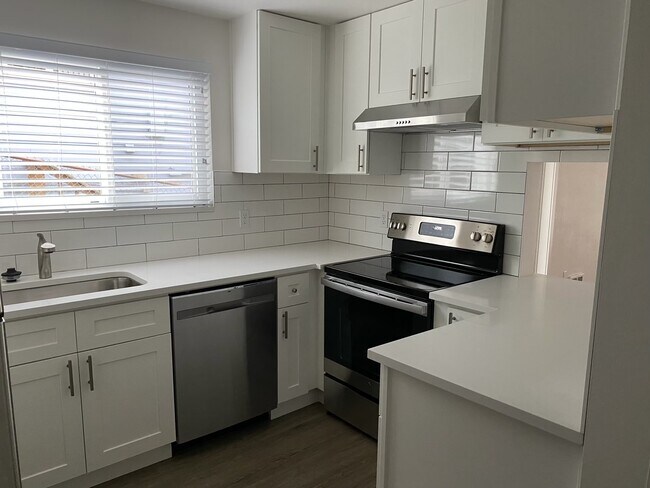 Photo - Golden View Apartments