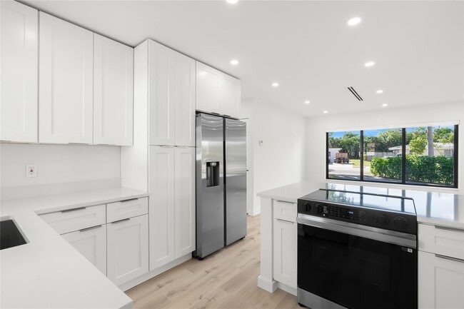 Photo - 455 SW 14th Ct