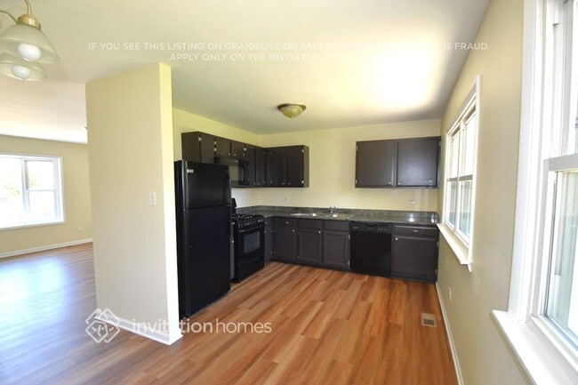 Photo - 902 Natoma Ct