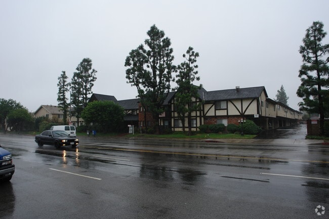 Photo - Devon Tower Apartment