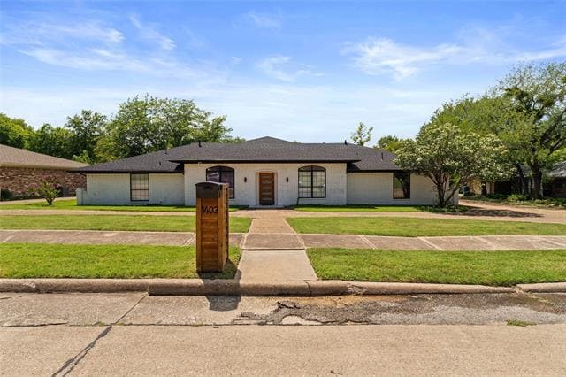 Photo - 1403 Carriage Ln