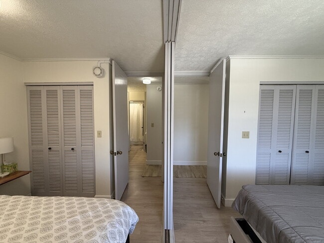 Photo - Fully Furnished 2BD/1BA w/ Diamond Head View – Renovated, Parking, In-Unit W/D Unit #1403