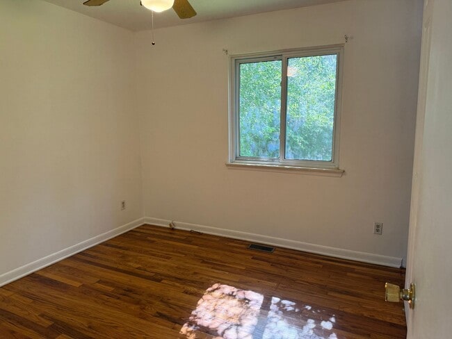 Photo - 3 bedroom 1 bath, fenced in back yard, one car attached garage
