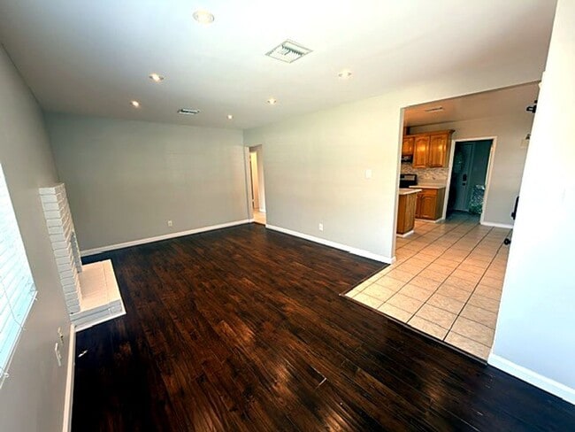 Photo - 316 W Walnut Ave