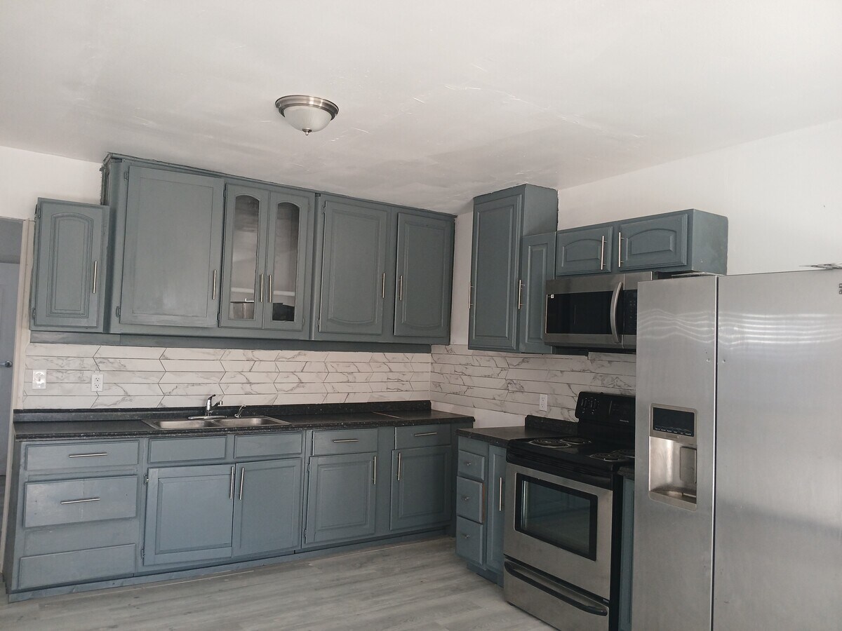 Photo - 108 S 6th St