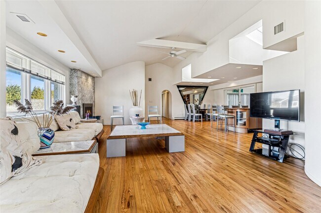 Photo - 22 Meadow Ln