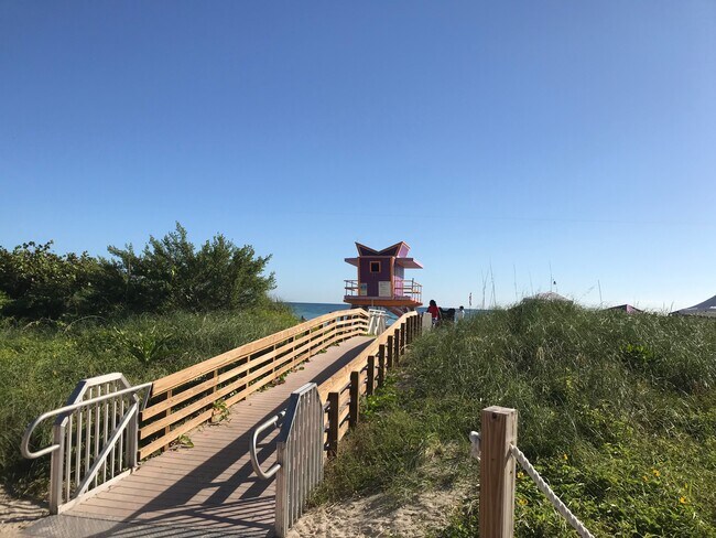 Short walk to beach - 6461 Indian Creek Dr