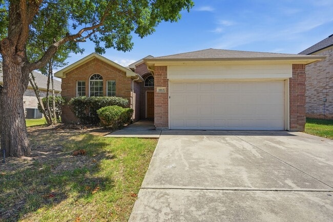 Building Photo - Charming in Crowley