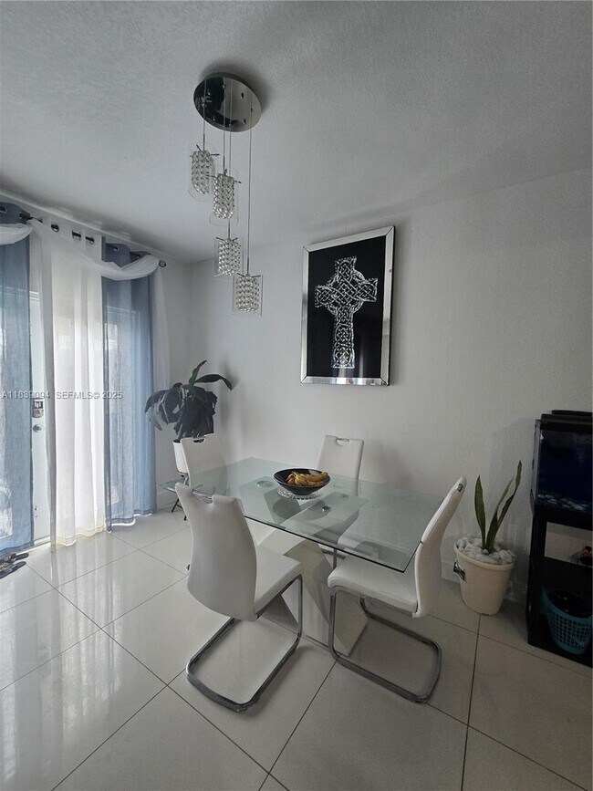 Photo - 14437 SW 260th St