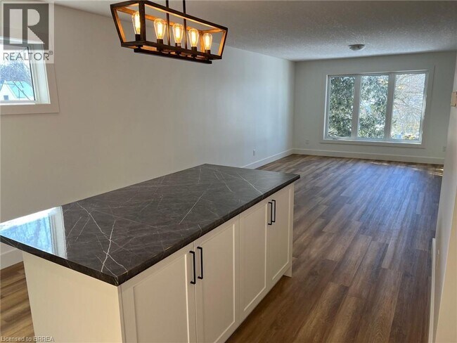 Photo - 70 Leamon St