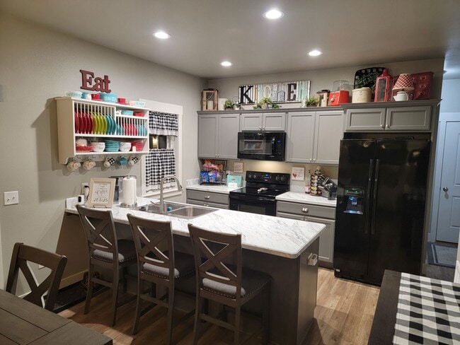 1645 Island View Dr