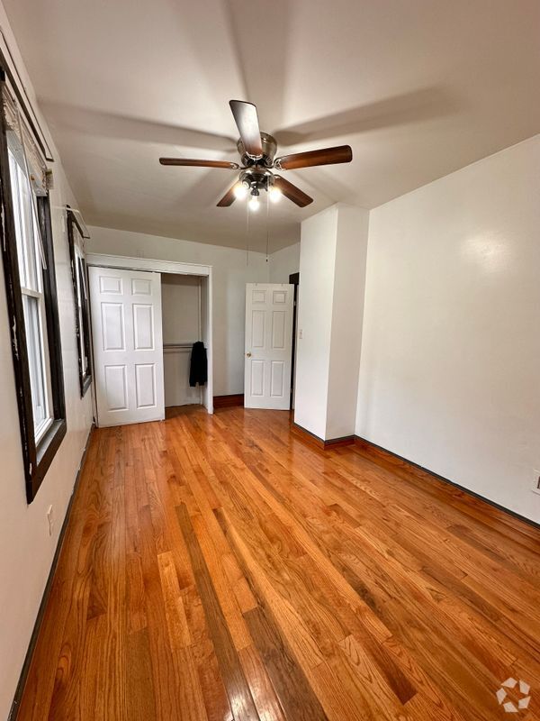 Building Photo - 744 3rd Ave Rental