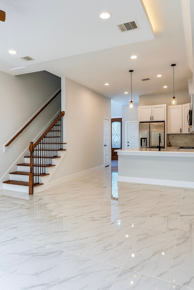 Photo - 8131 St Louis St