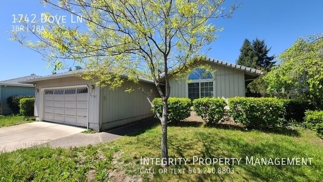 Building Photo - 1742 Dove Ln