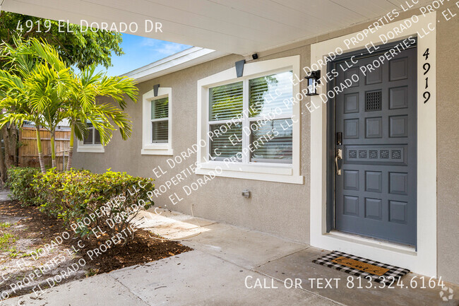 Building Photo - Fully renovated spacious 5 bedroom 2 baths... Rental