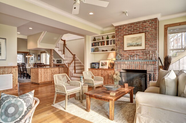 Photo - 155 Marine Blvd